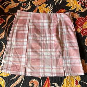 Pink & White Plaid Style Mini Skirt 🩷